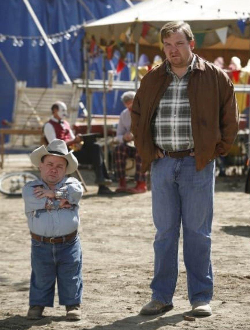 Ed Gale (left) and Andy Richter in Bones (2005)