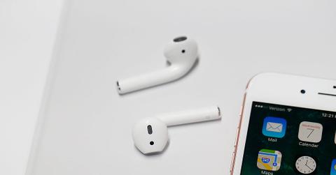 airpods and iphone