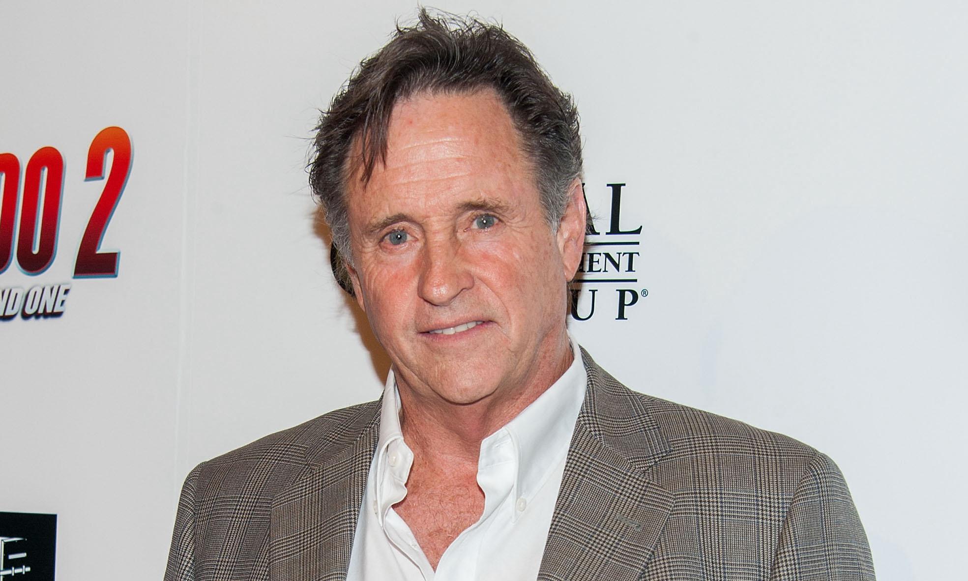 Robert Hays