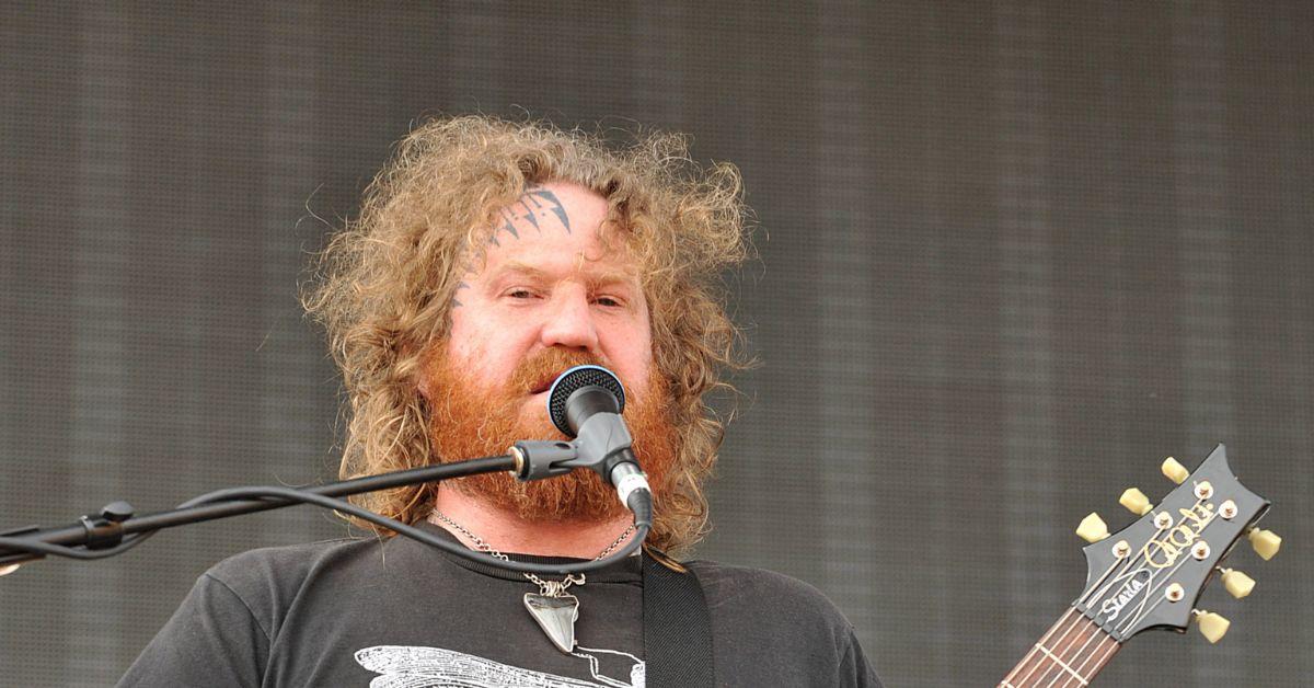 Brent Hinds performing with Mastodon in 2012. 