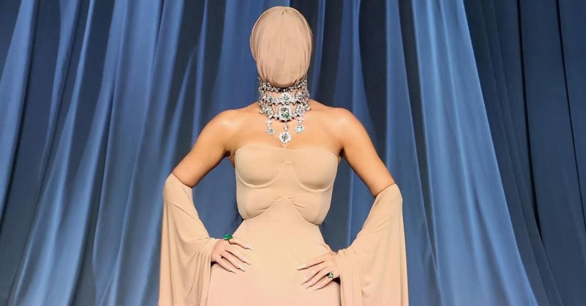 Kim Kardashian Fans Want To Know Why She Covered Her Face