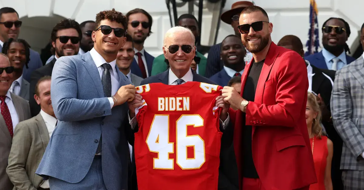 patrick mahomes, Joe Biden, and Travis Kelce at the white house