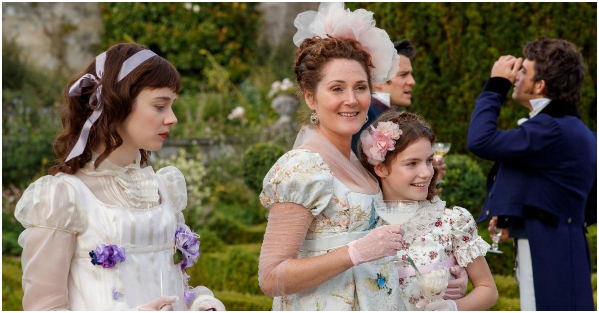 Ruth Gemmell as Violet Bridgerton with her children in 'Bridgerton'