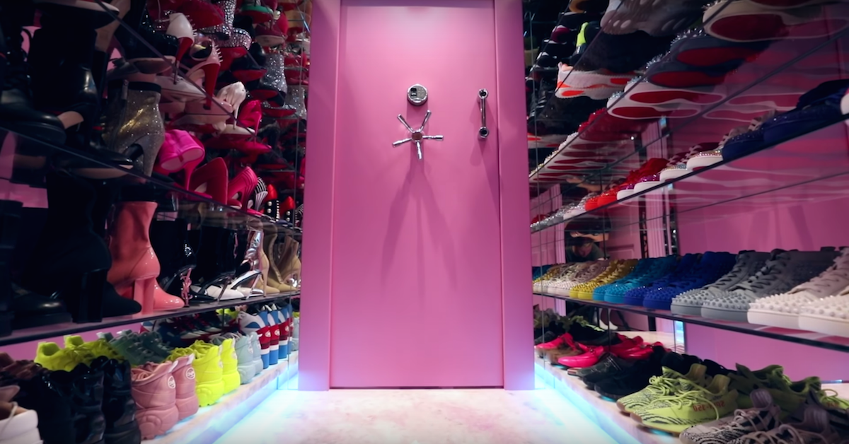 Jeffree Star is moving house just six months after building his bulletproof  pink vault - PopBuzz