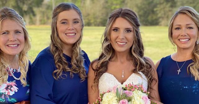 Anna Duggar and her sisters.
