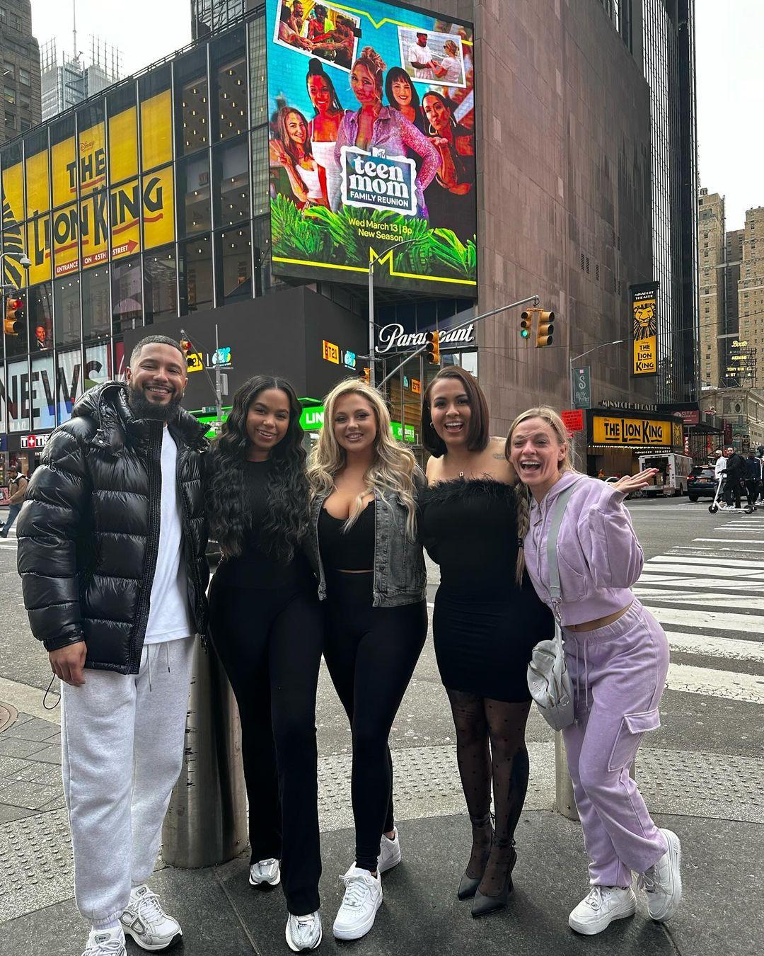 Zach, Cheyenne, Jade, Briana, Mackenzie visiting New York City and posing in front of the 'Teen Mom: Family Reunion' billboard