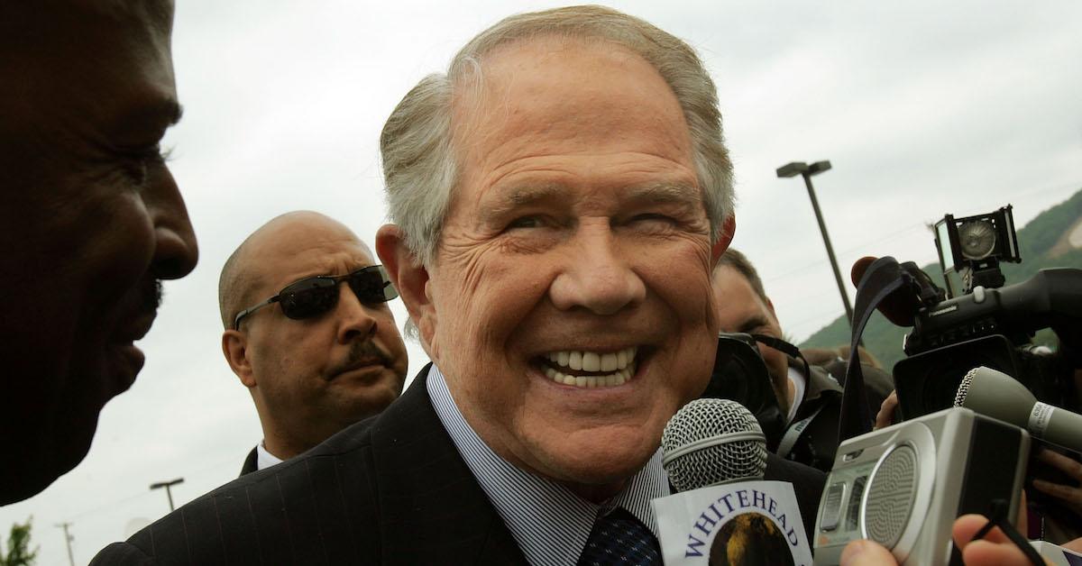 Pat Robertson arrives for the funeral of the Rev. Jerry Falwell at Thomas Road Baptist Church May 22, 2007