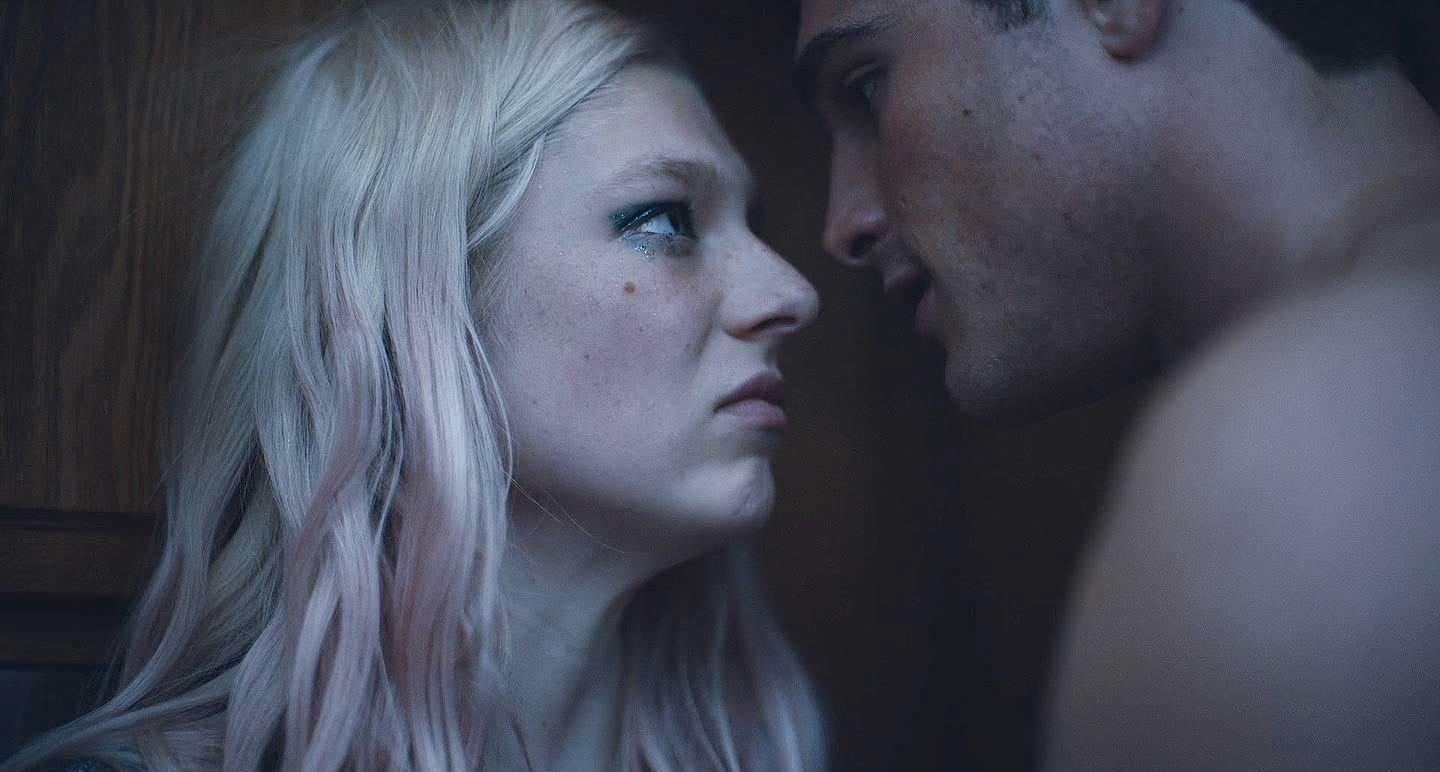 Jules and Nate meet for the first time in the 'Euphoria' series premiere.