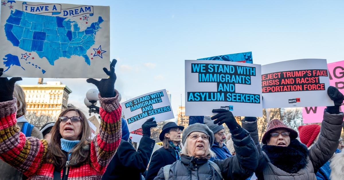 Sanctuary non-sanctuary cities immigration protest