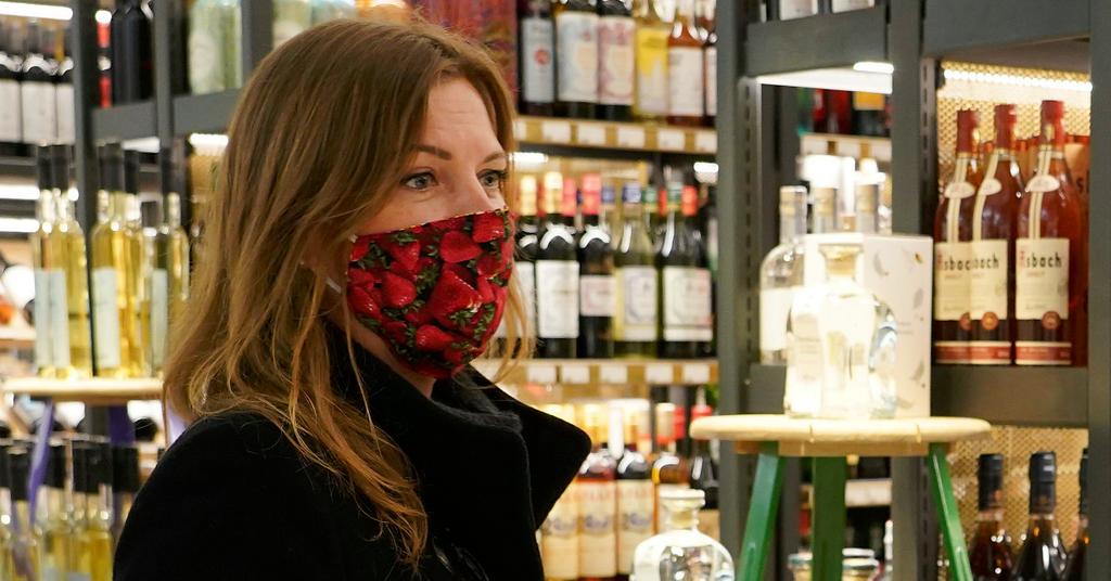 Are Liquor Stores Open on Thanksgiving? See Which States Allow It