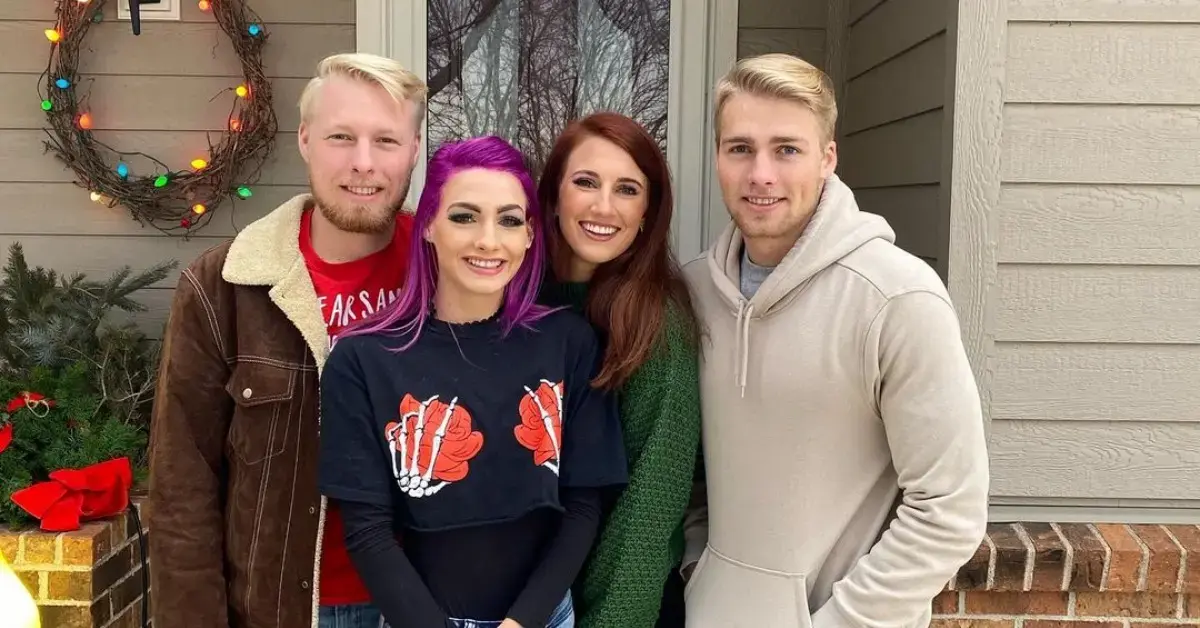 Ethan, Moriah, Olivia, and Micah Plath outside of a family home on Christmas