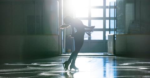 kaya scodelario ice skating