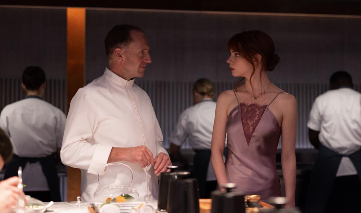 Ralph Fiennes and Anya Taylor-Joy in 'The Menu'