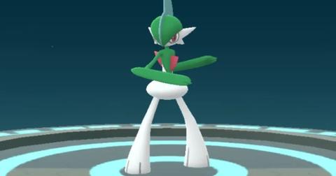 'Pokémon GO' Close-up of Gallade standing on a glowing PokéBall symbol.