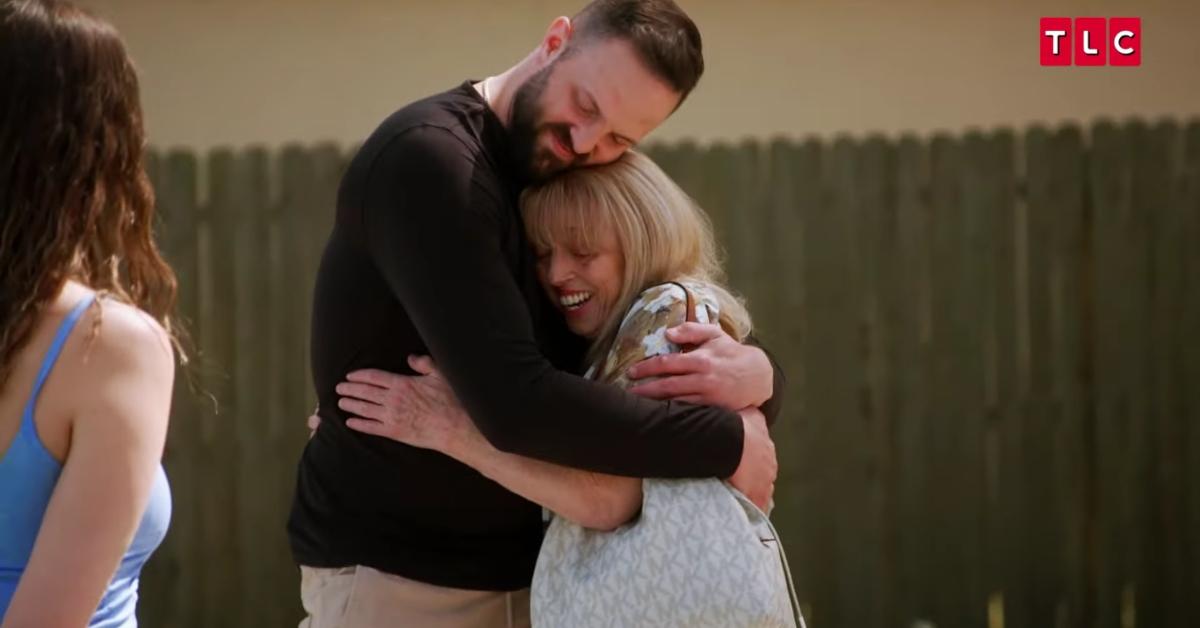 Josh and Tina hug on I Love a Mama’s Boy