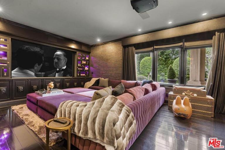 Insanely Weird Pics of Dr. Phil's Mansion Has the Whole