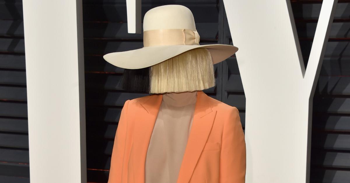 sia with her face covered