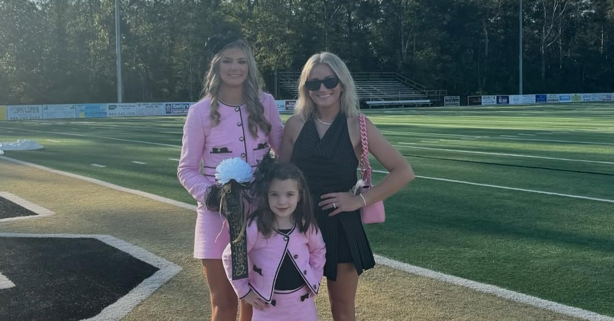 Jamie Lynn Spears poses with her kids