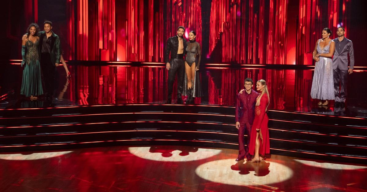 'DWTS' Season 33 finalists on the stage.