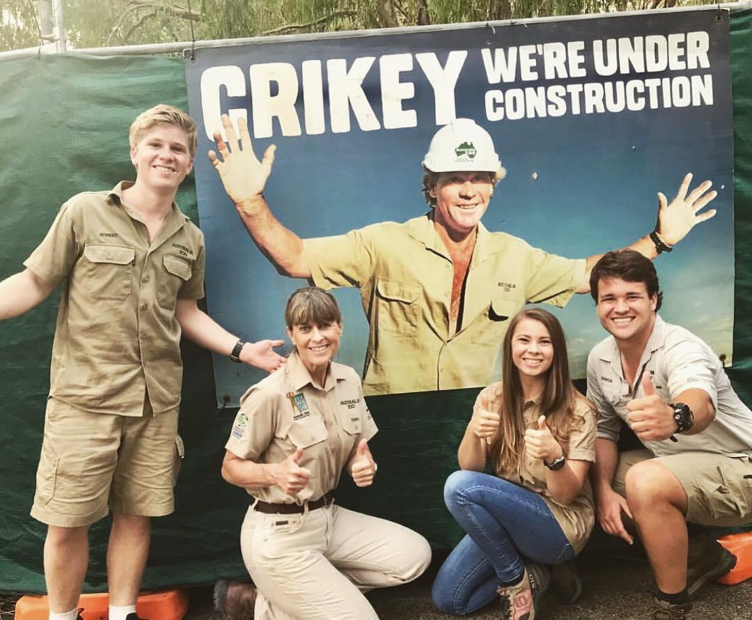 who is bindi irwin engaged to