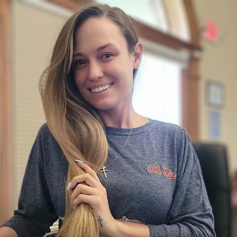 Lindsey from 'Love After Lockup' smiling for a selfie.