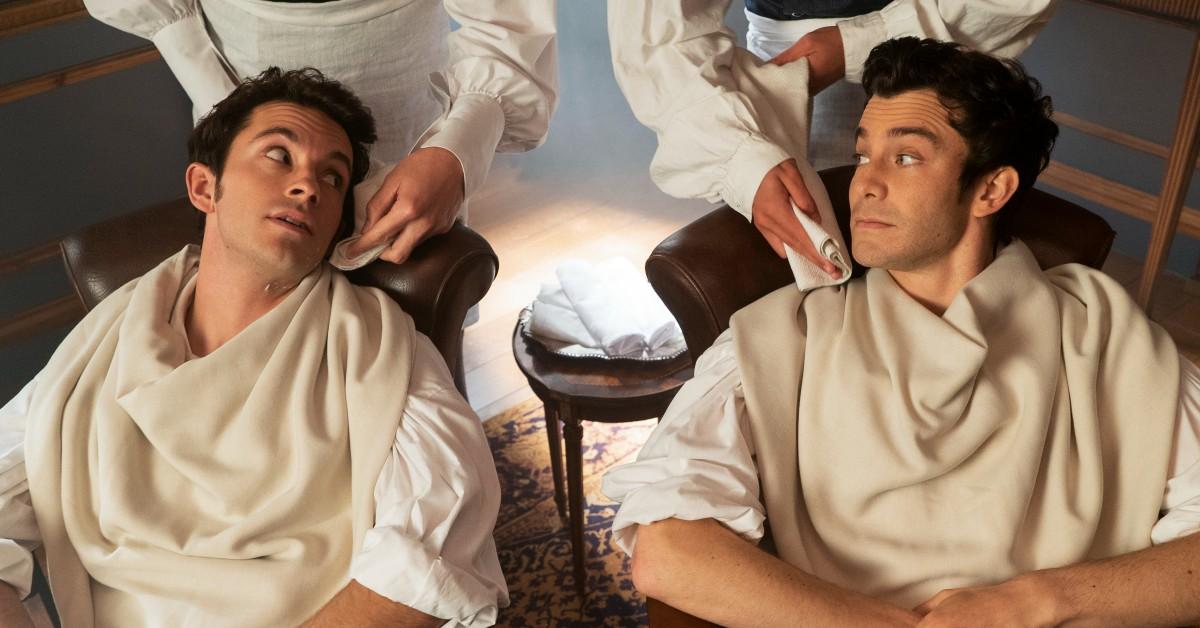 Anthony Bridgerton (Jonathan Bailey) and Benedict Bridgerton (Luke Thompson)