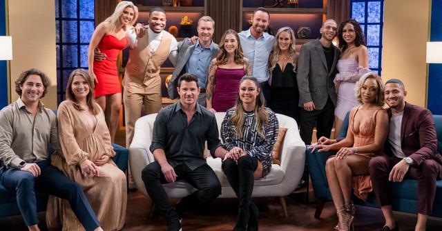 (L to R) Colby Kissinger, Madlyn Ballatori, April Melohn, Isaiah "Zay" Wilson, Nick Lachey, Nate Ruggles, Lauren Pounds, Vanessa Lachey, Hunter Parr, Alexis Maloney, Jake Cunningham, Rachel "Rae" Williams, Shanique "Nikki" Brown, Randall Griffin