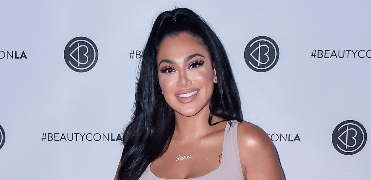 Cosmetics Brand Founder Huda Kattan’s Net Worth Is Jaw-Dropping