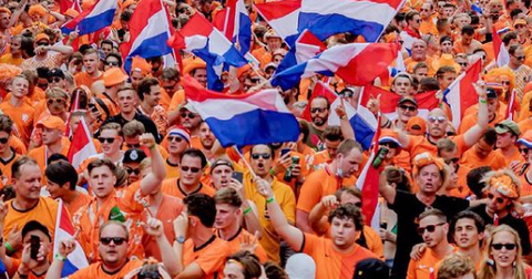Dutch crowd
