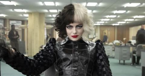 Estella in an office building in the movie 'Cruella'.