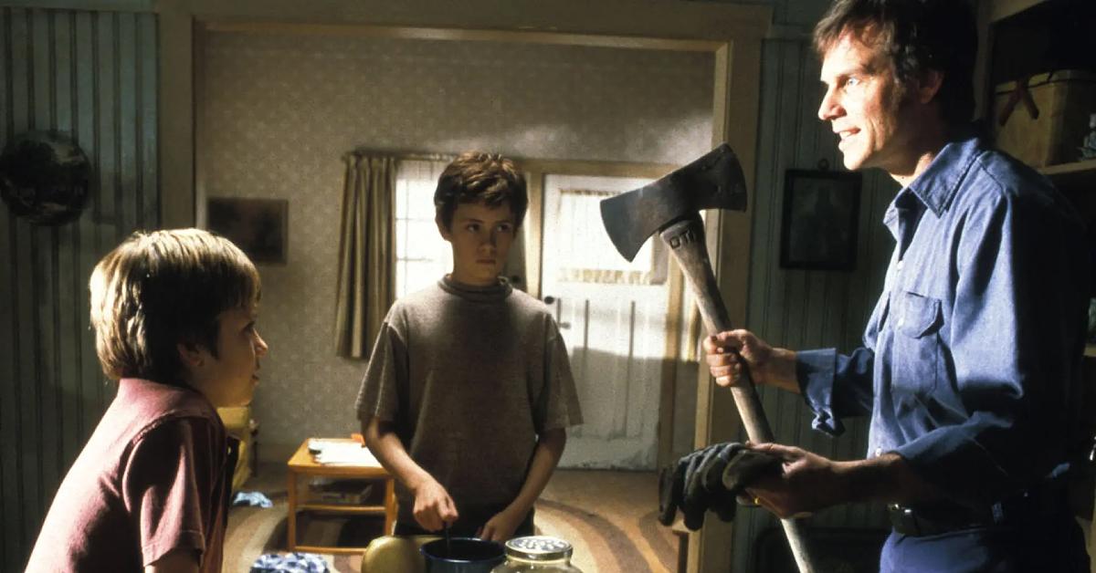 Still from Bill Paxton's horror film 'Frailty' (2001)