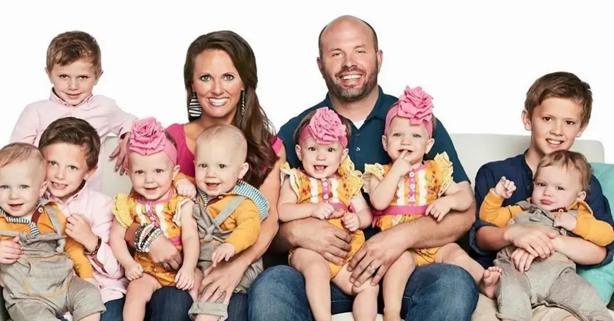 Sweet Home Sextuplets family the Waldrops