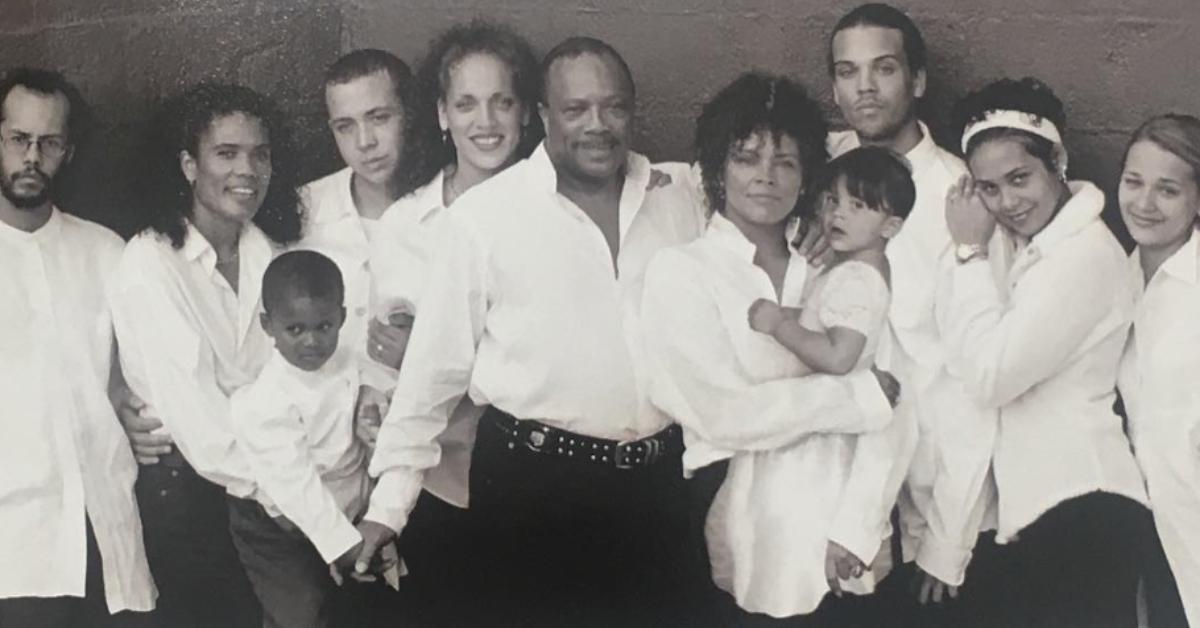 Quincy Jones poses with his six daughers. 