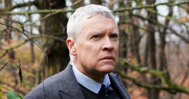 Tate Donovan as Jake Reed