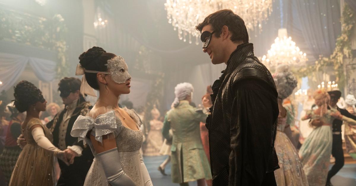 (l-r): Yerin Ha as Sophie and Luke Thompson as Benedict in 'Bridgerton'