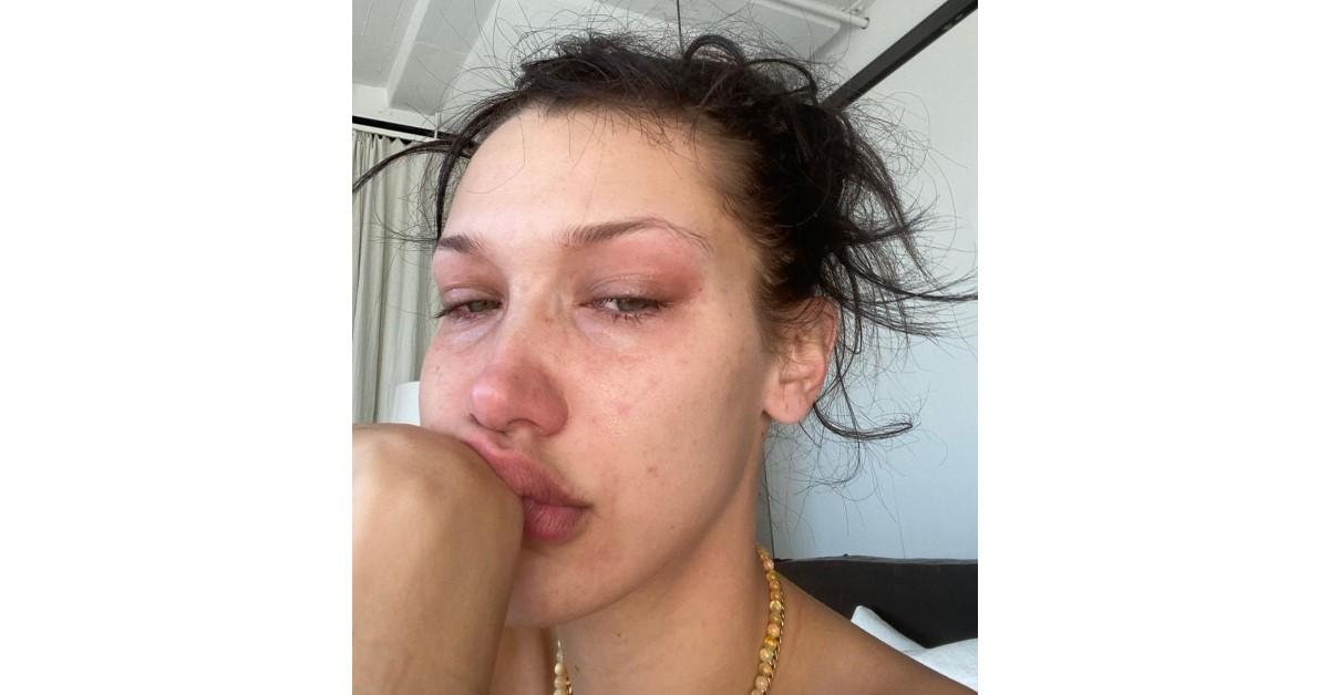 Bella Hadid crying