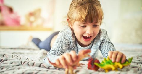 girl-playing-dinosaurs-1552069210037.jpg