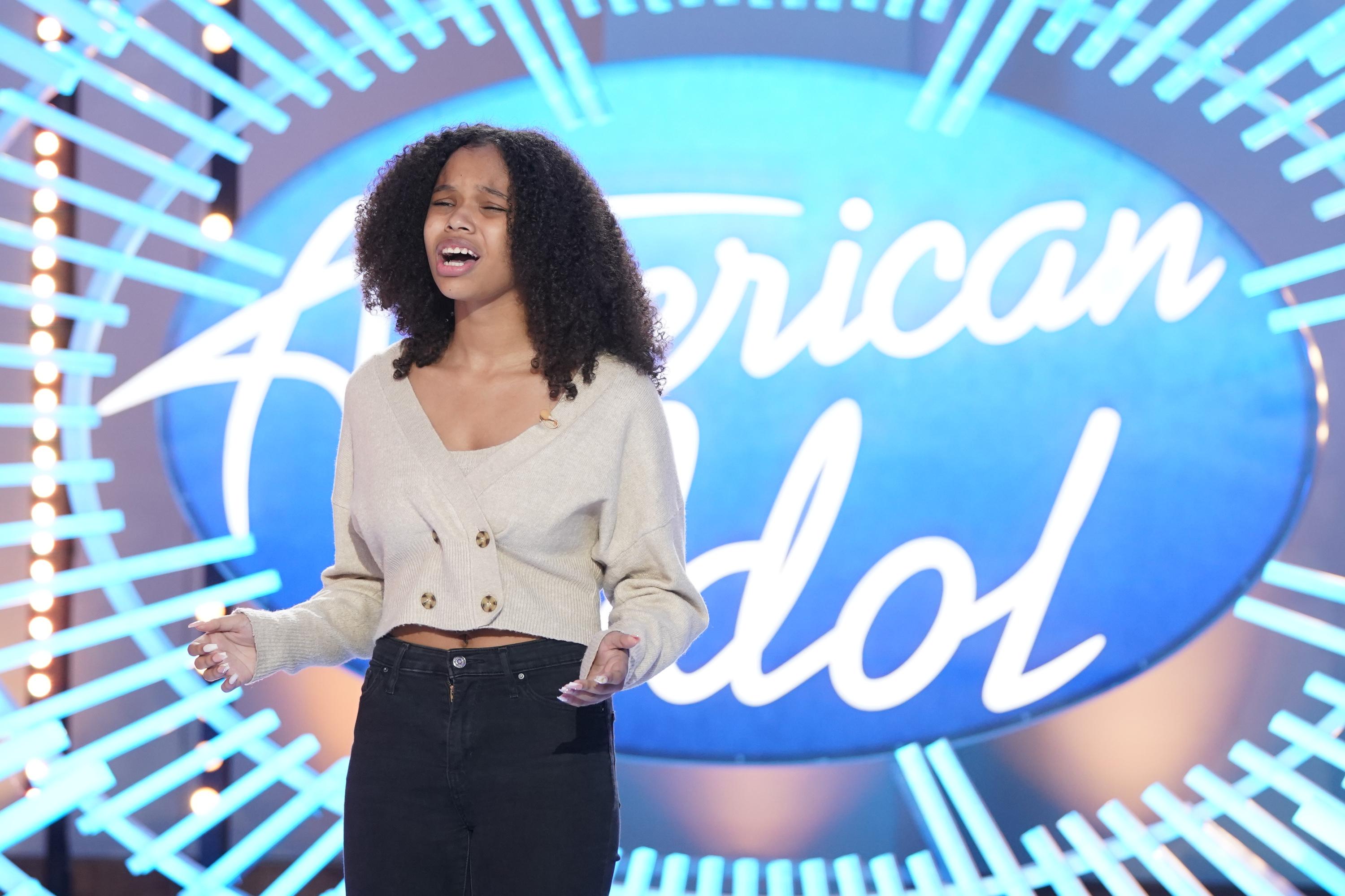 A contestant auditioning for 'American Idol' Season 20.