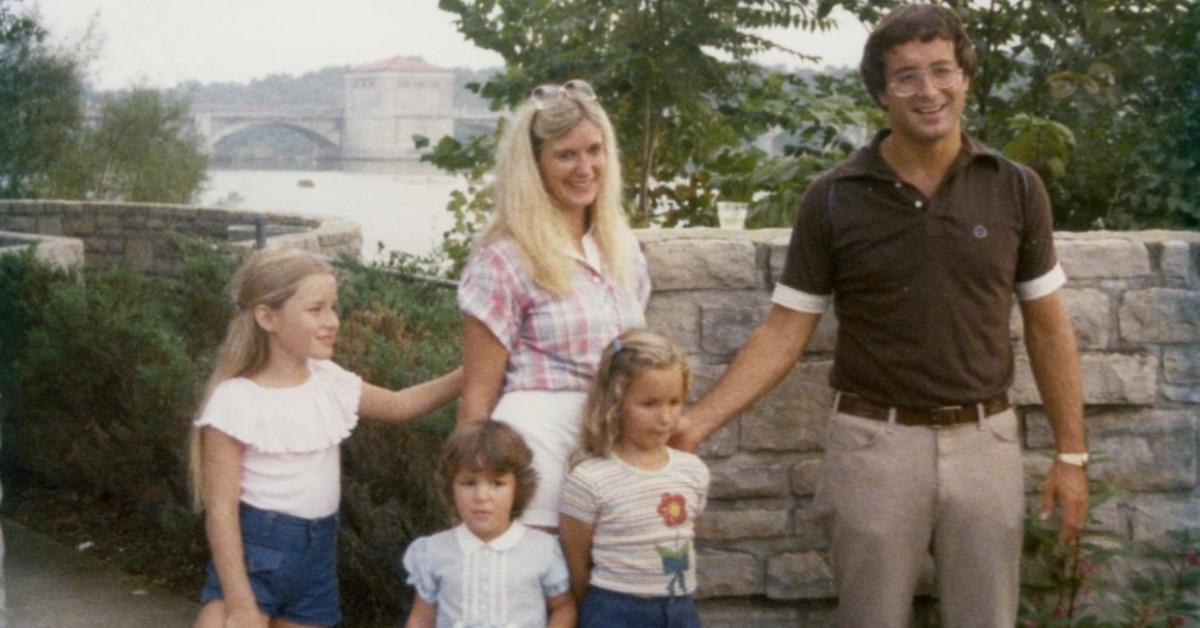 A young Jack Hanna poses with his wife and kids.