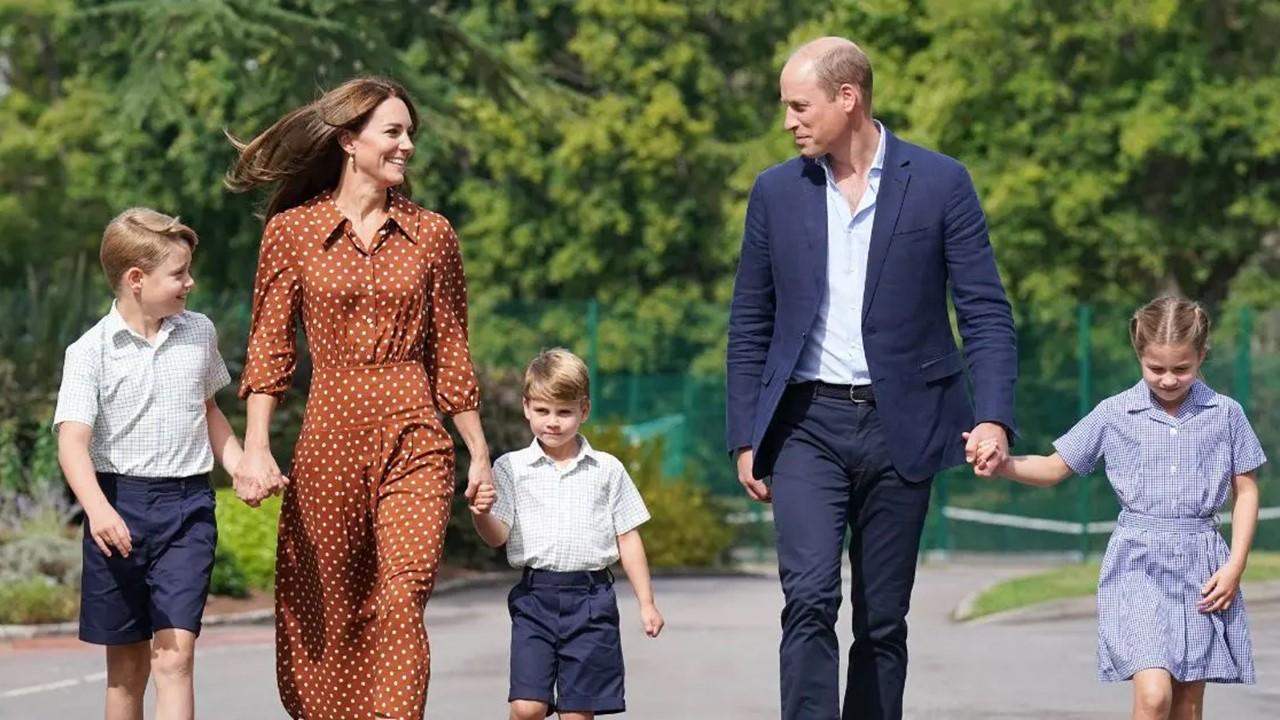  Prince George, Prince Louis, and Princess Charlotte with their parents at Lambrook School on Sept. 7, 2022