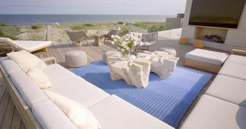 sandy-million-dollar-beach-house-3-1598894233125.jpg
