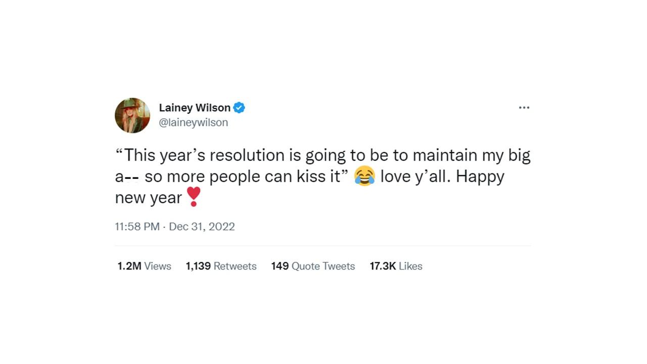 lainey wilson butt tweet
