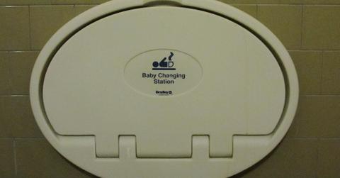 Dad "Protects" Baby Daughter by Taking Her Into the Women's Bathroom, Avoiding "Disgusting" Men's Bathroom