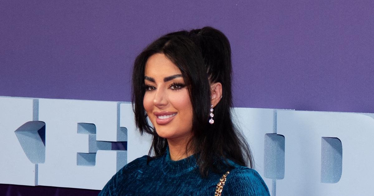 Here's a Rundown of that Huda Beauty Scandal