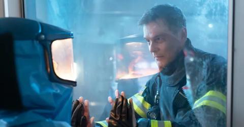 Peter Krause as Bobby on '911.'