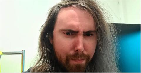 Asmongold's Politics Confuse Fans With Mixed and Extreme Rhetoric