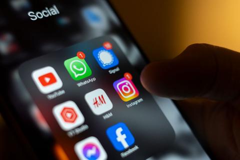 Metaverse apps on a phone