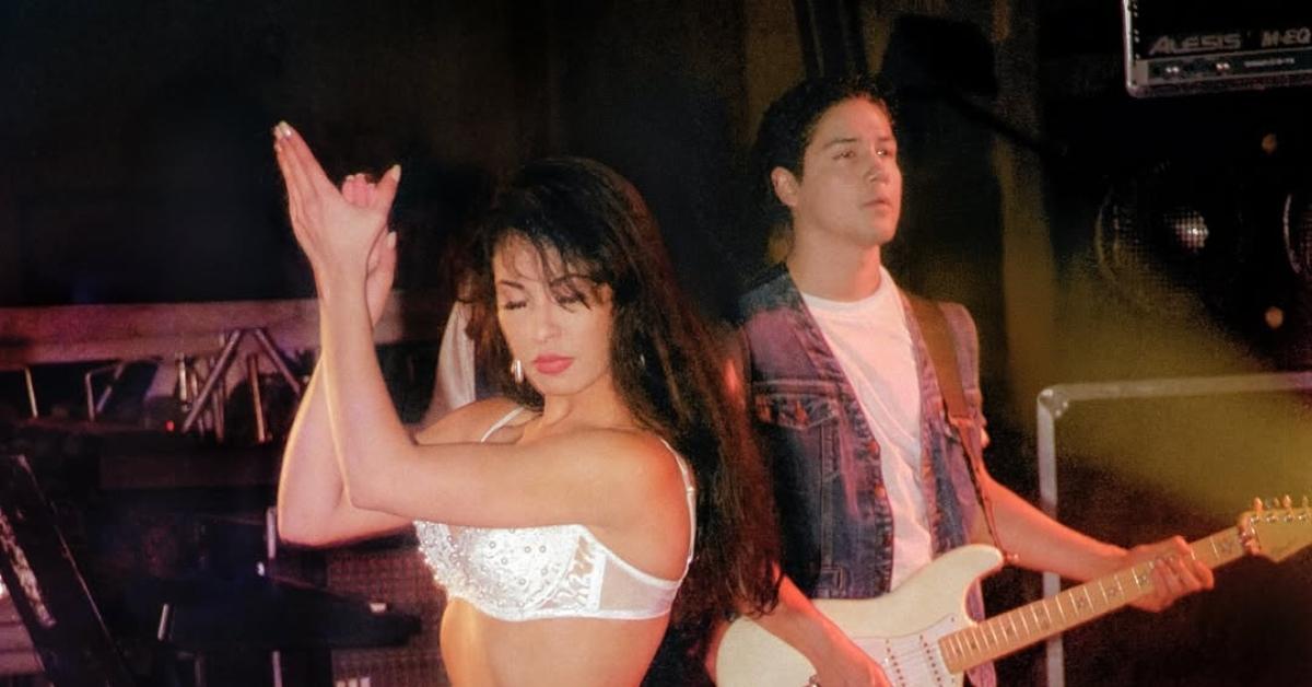 (l-r): Selena Quintanilla and her husband, Chris Perez, performing onstage