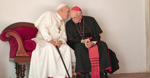 does jonathan pryce speak spanish