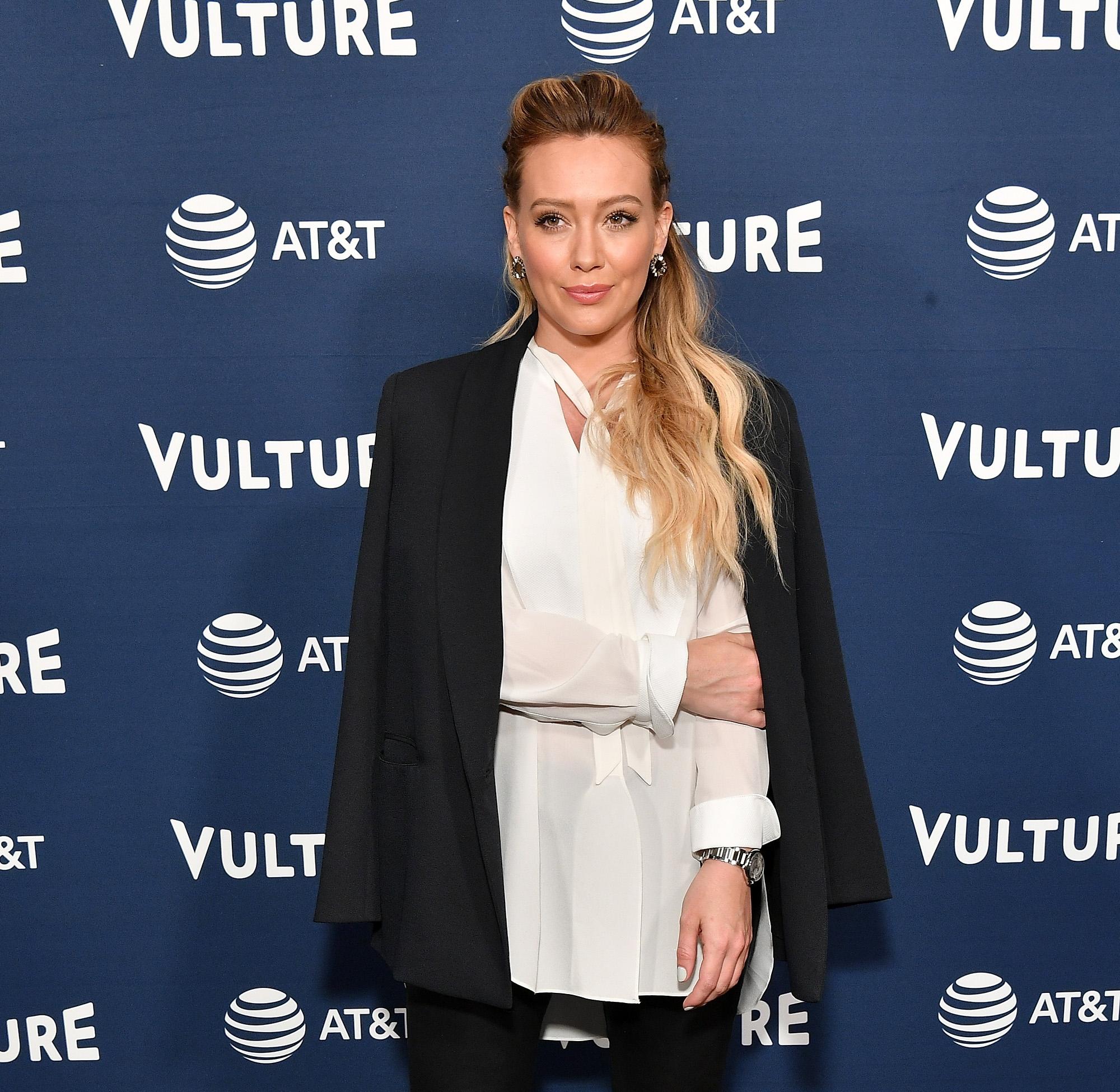 Collection 92+ Images was hilary duff pregnant in season 5 of younger Full HD, 2k, 4k